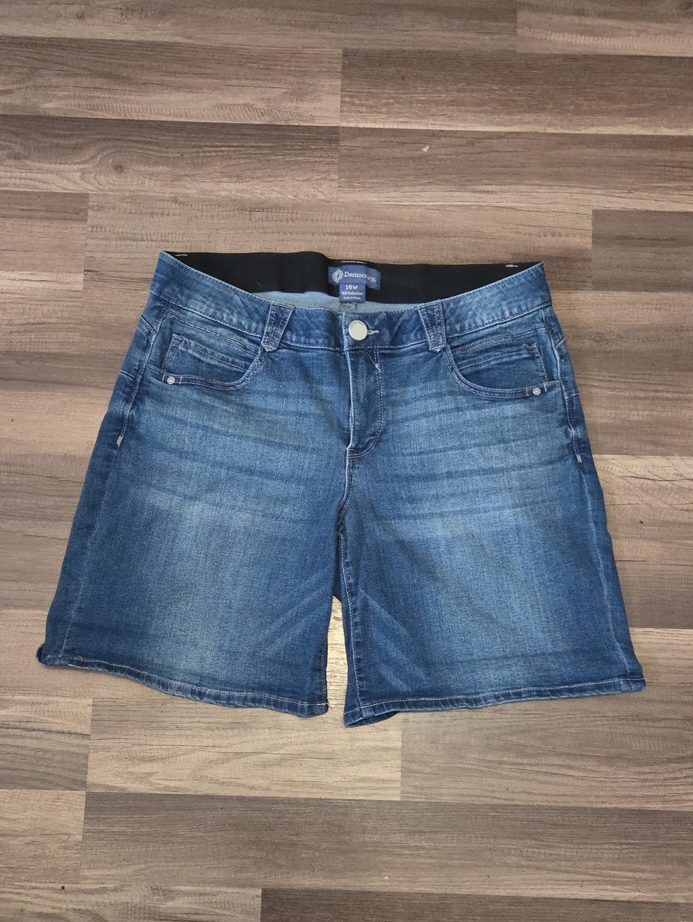 Democracy  Denim Shorts Size 16 W